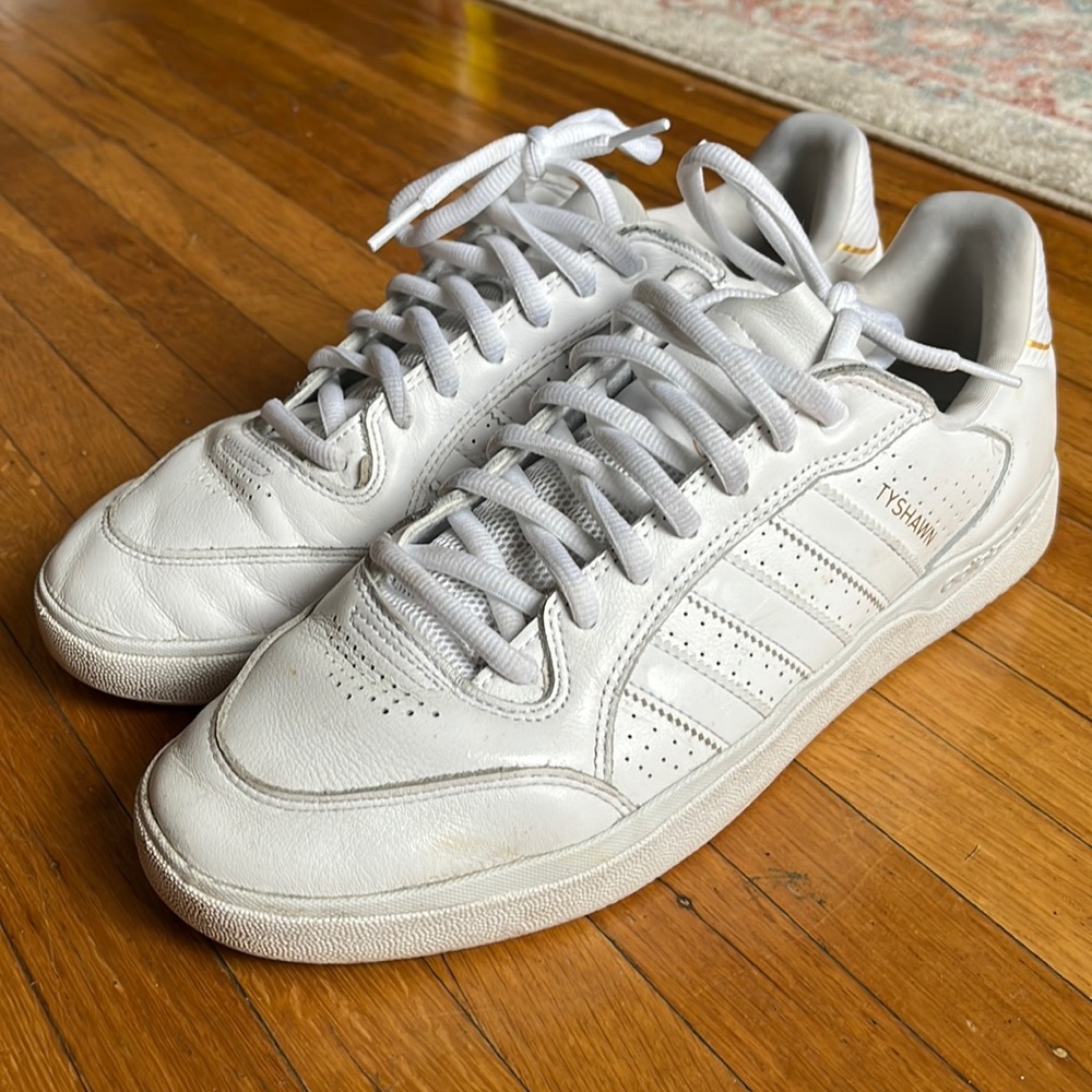 Adidas Tyshawn jones white and gold low size 11.5